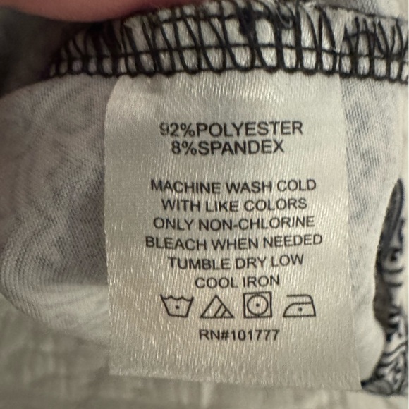 Soybu Dress, built in Shelf bra!  Easy to wear. Size L - Picture 8 of 9